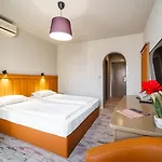 Blvd 7 Hotel
