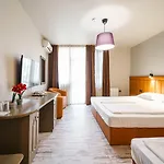 Blvd 7 Hotel