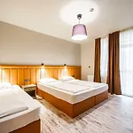Hotel Blvd 7