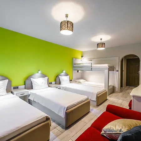 Blvd 7 Hotel 3*