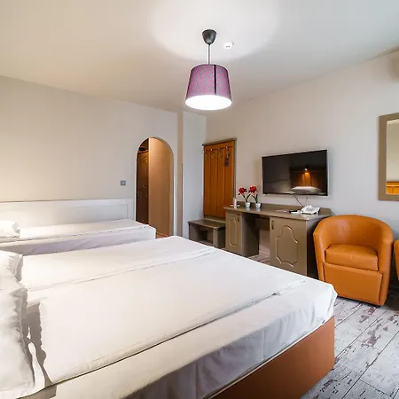 Blvd 7 Hotel