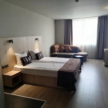 Blvd 7 Hotel
