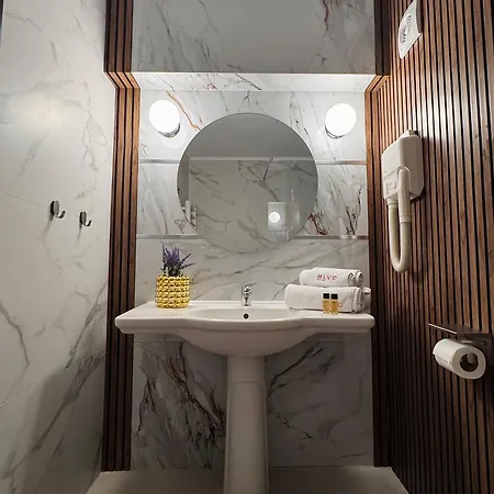 Blvd 7 Hotel