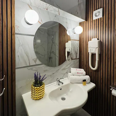 Blvd 7 Hotel 3*
