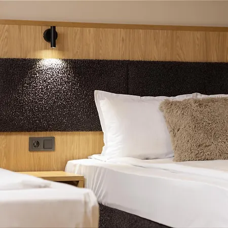 Blvd 7 Hotel