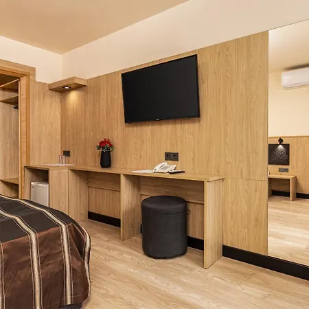 Blvd 7 Hotel 3*