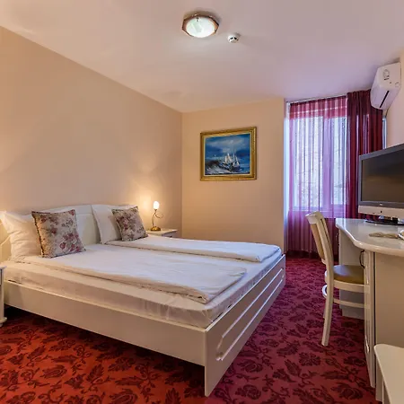 Hotel Blvd 7
