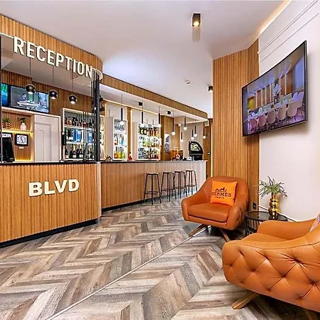 Blvd 7 Hotel 3*