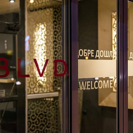 Blvd 7 Hotel 3*