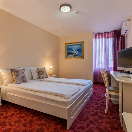 Blvd 7 Hotel
